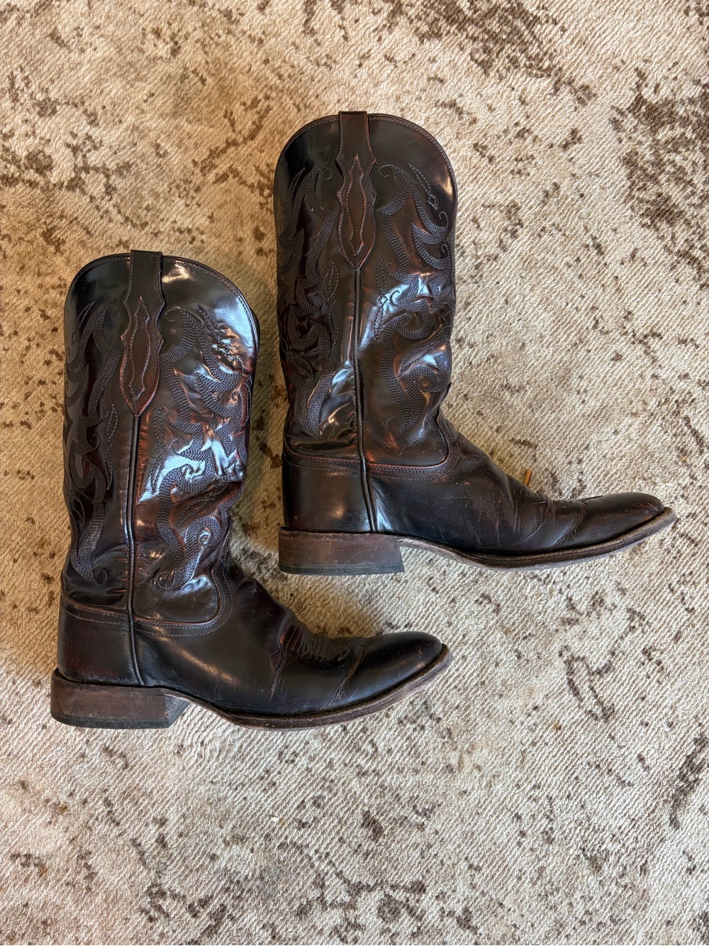 TONY LAMA MEN'S SHINY SANGRIA
LEATHER BROWN BOOTS